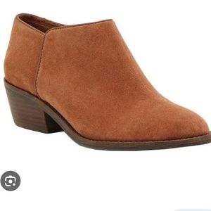 Lucky Brand faithly women’s toffee oiled suede booties in size 7.5